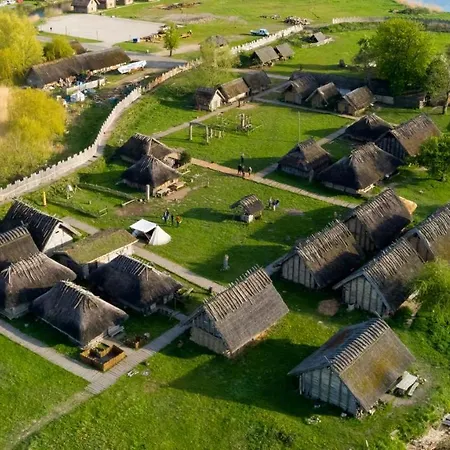 Z Widokiem Na Rzeke Dziwna - Valhalla *