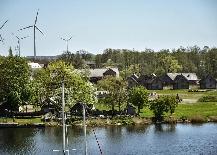 Z Widokiem Na Rzeke Dziwna - Valhalla Wolin